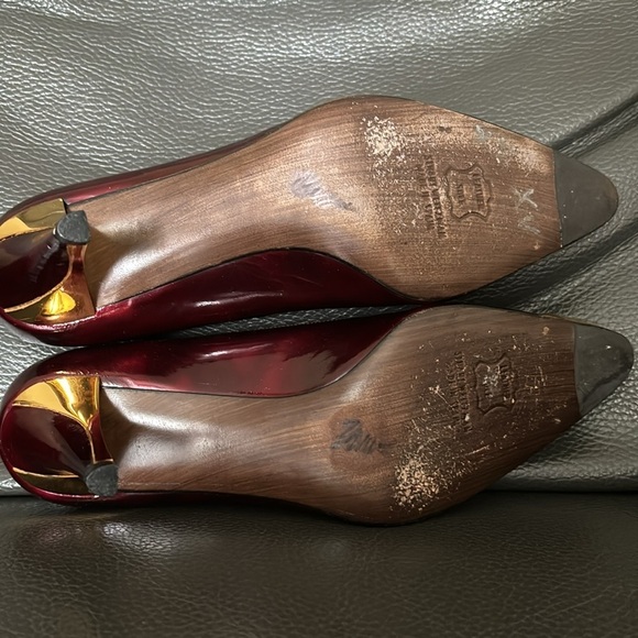 Stuart Weitzman Burgundy and Gold Patent Leather High Heels Sz 7 - Picture 12 of 13